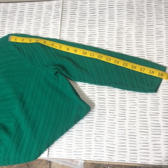 Dana Buchman green sweater - Picture 7 of 9